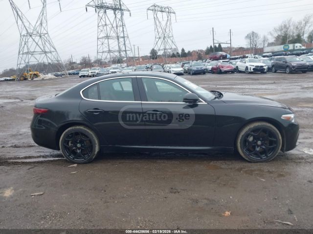 Alfa Romeo Giulia - фото 3
