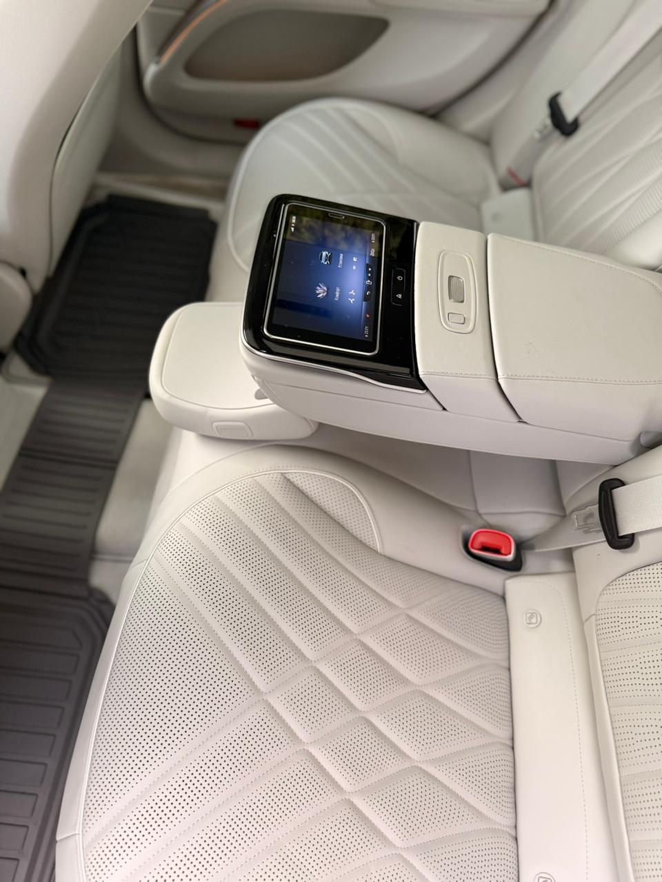 Mercedes-Benz 580 — миниатюра 8