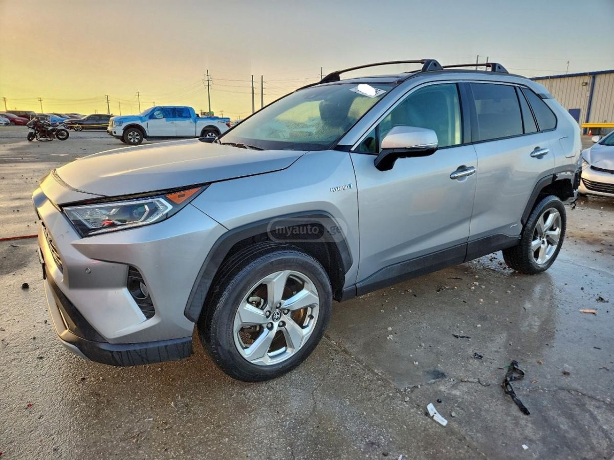 Toyota RAV 4 - фото 1