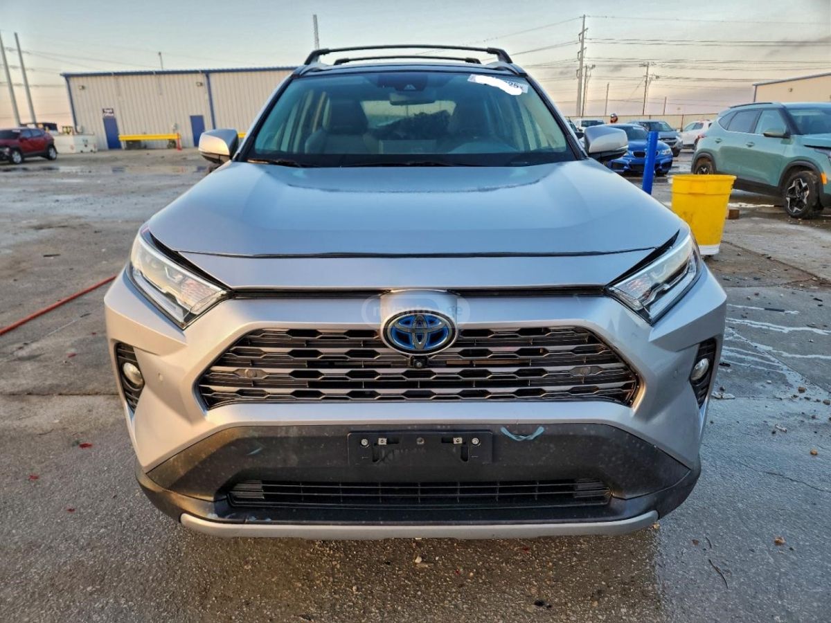 Toyota RAV 4 - фото 5