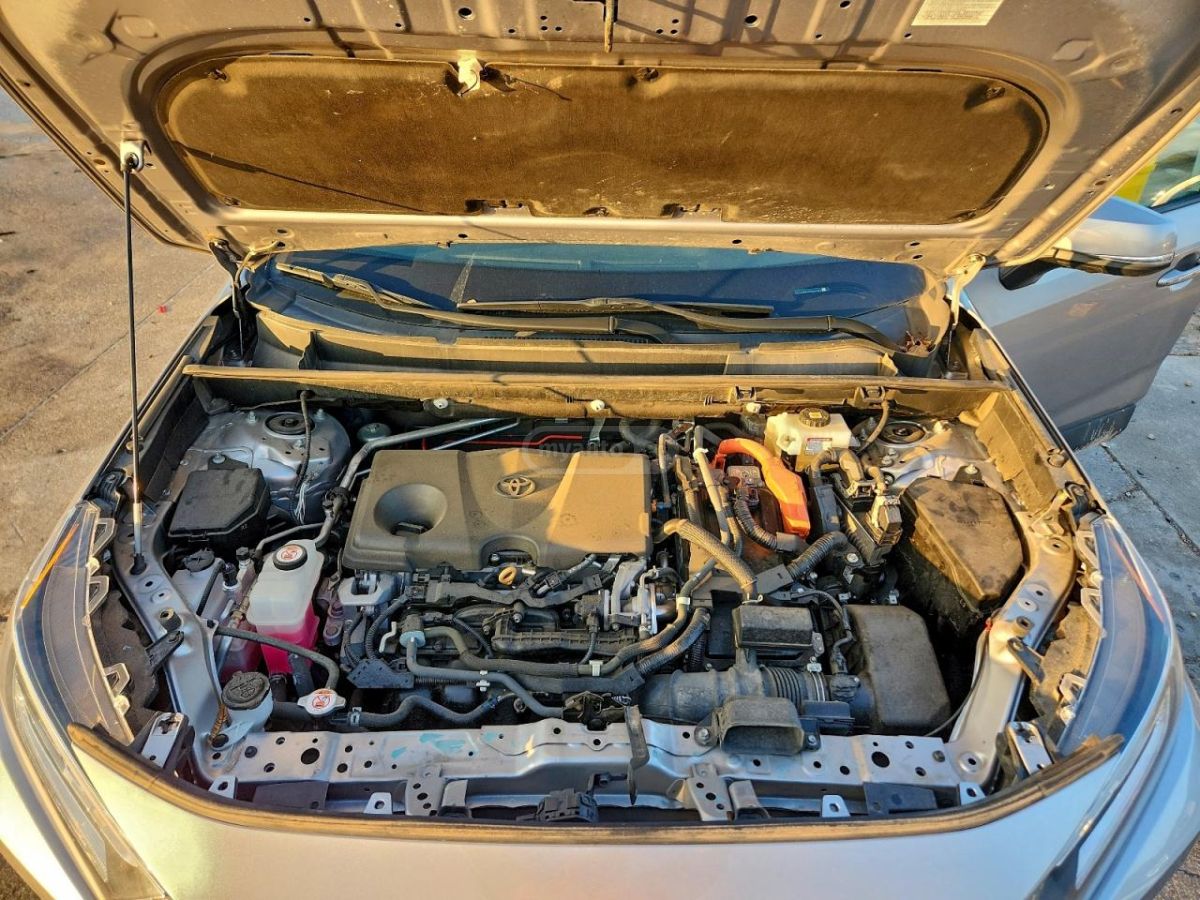 Toyota RAV 4 - фото 7