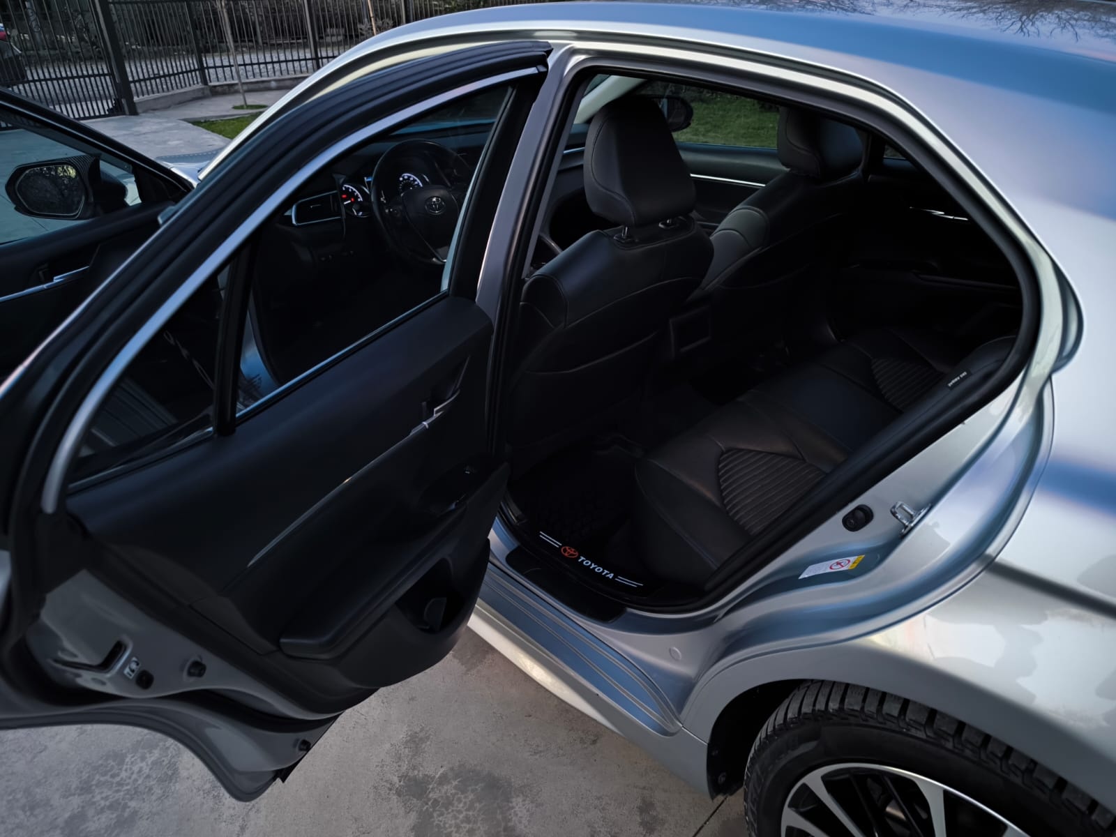 Toyota Camry - фото 10