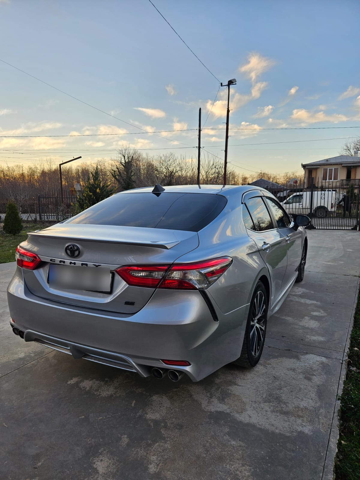 Toyota Camry - фото 2