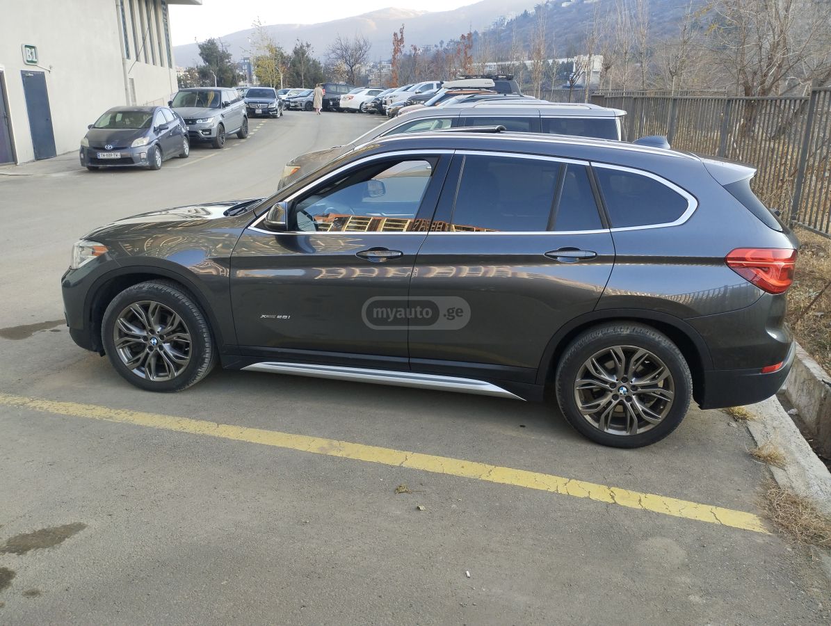 BMW X1 - фото 6