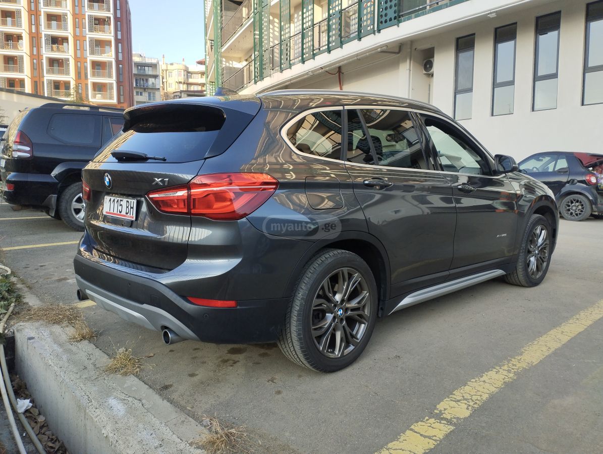 BMW X1 - фото 7