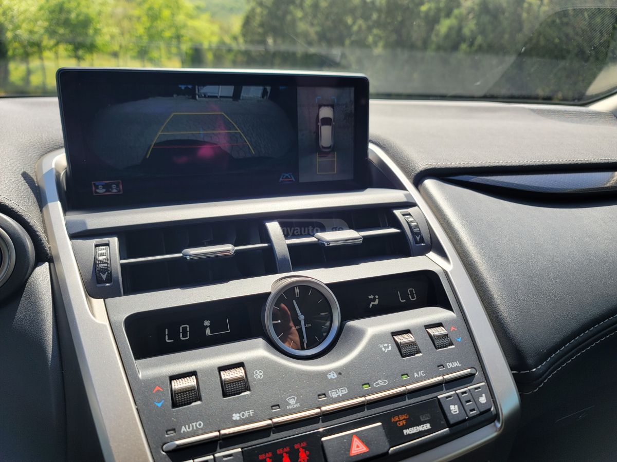 Lexus Base 4dr All-Wheel Drive Autom — миниатюра 8