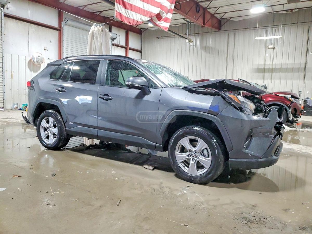 Toyota HYBRID XLE — миниатюра 4