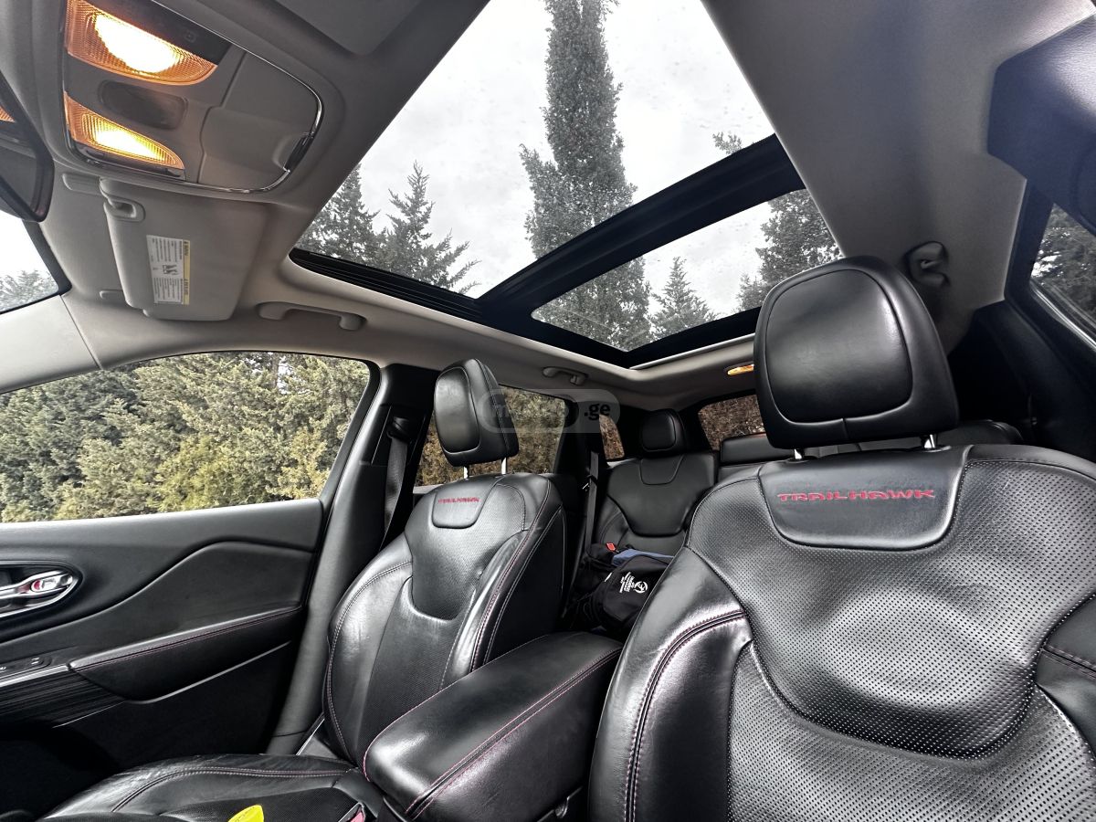 Jeep Cherokee - фото 11