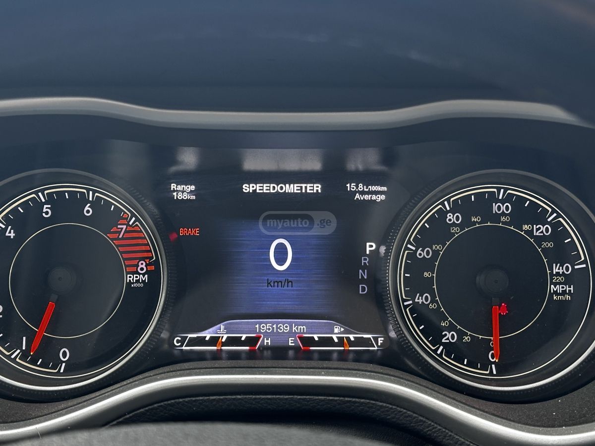 Jeep Cherokee - фото 13