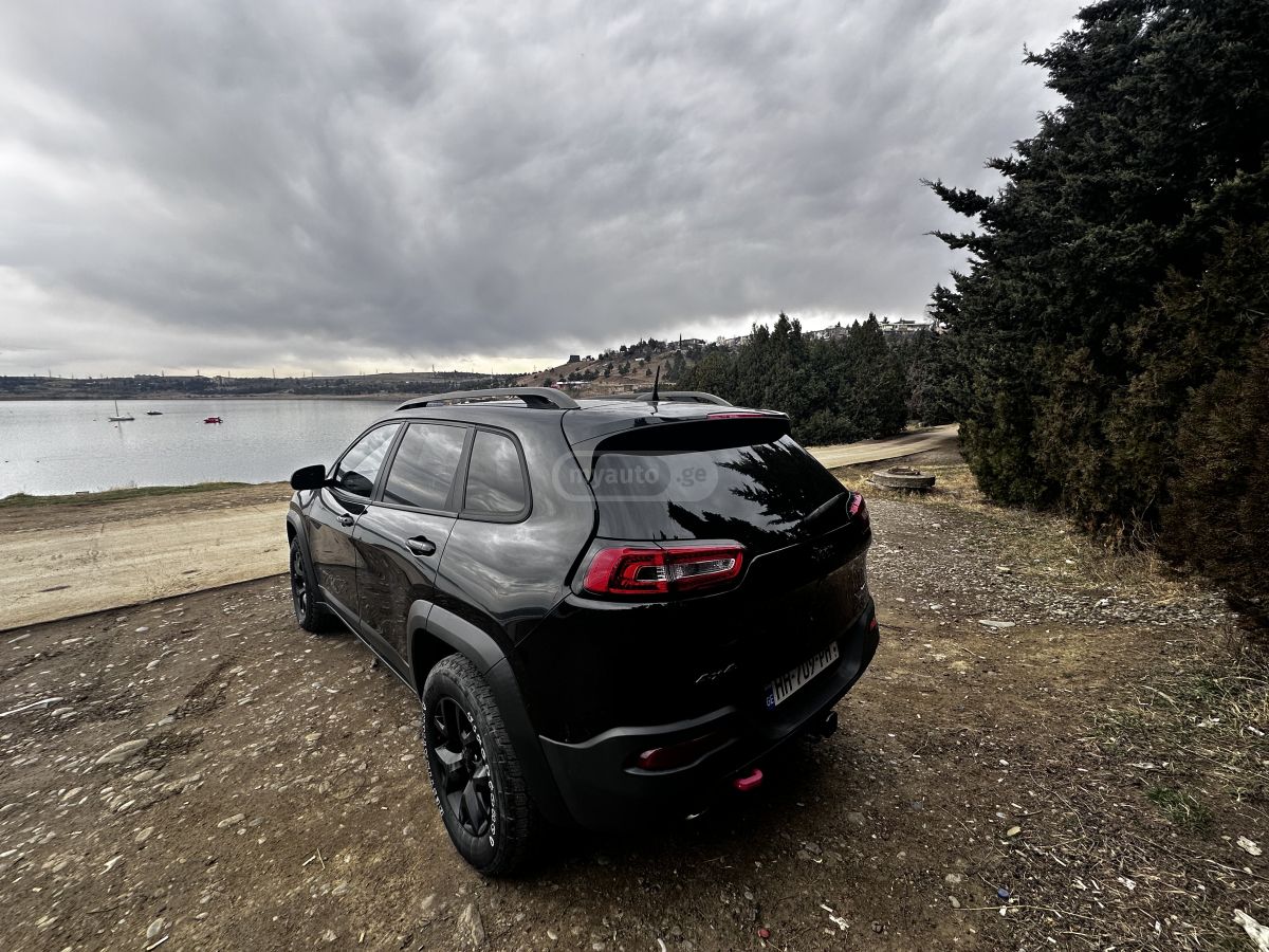 Jeep Cherokee - фото 5