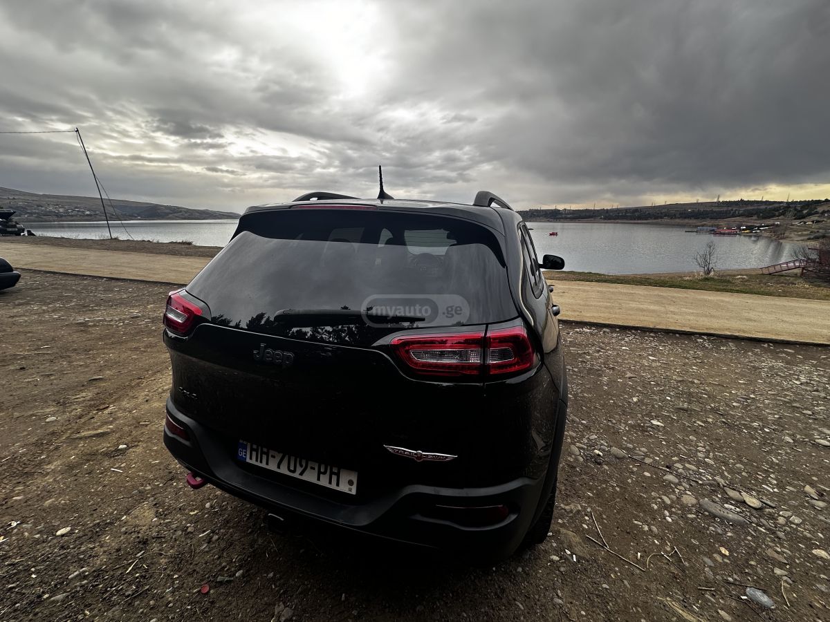 Jeep Cherokee - фото 6