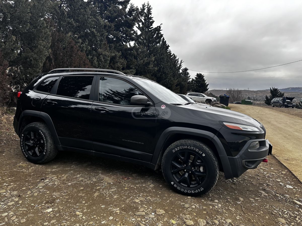 Jeep Cherokee - фото 9