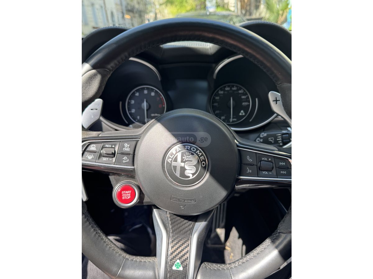 Alfa Romeo Stelvio - фото 3