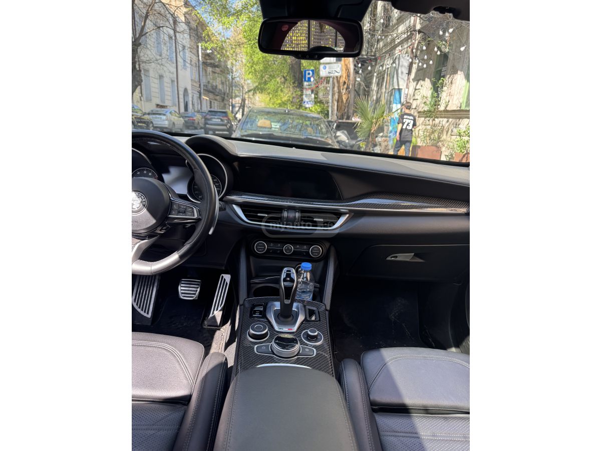 Alfa Romeo Stelvio - фото 4