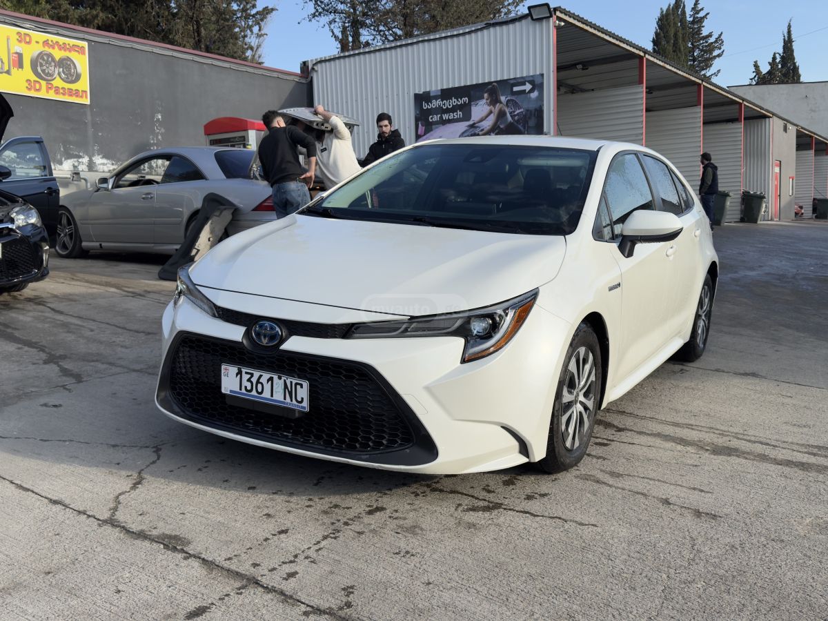 Toyota Corolla - фото 1