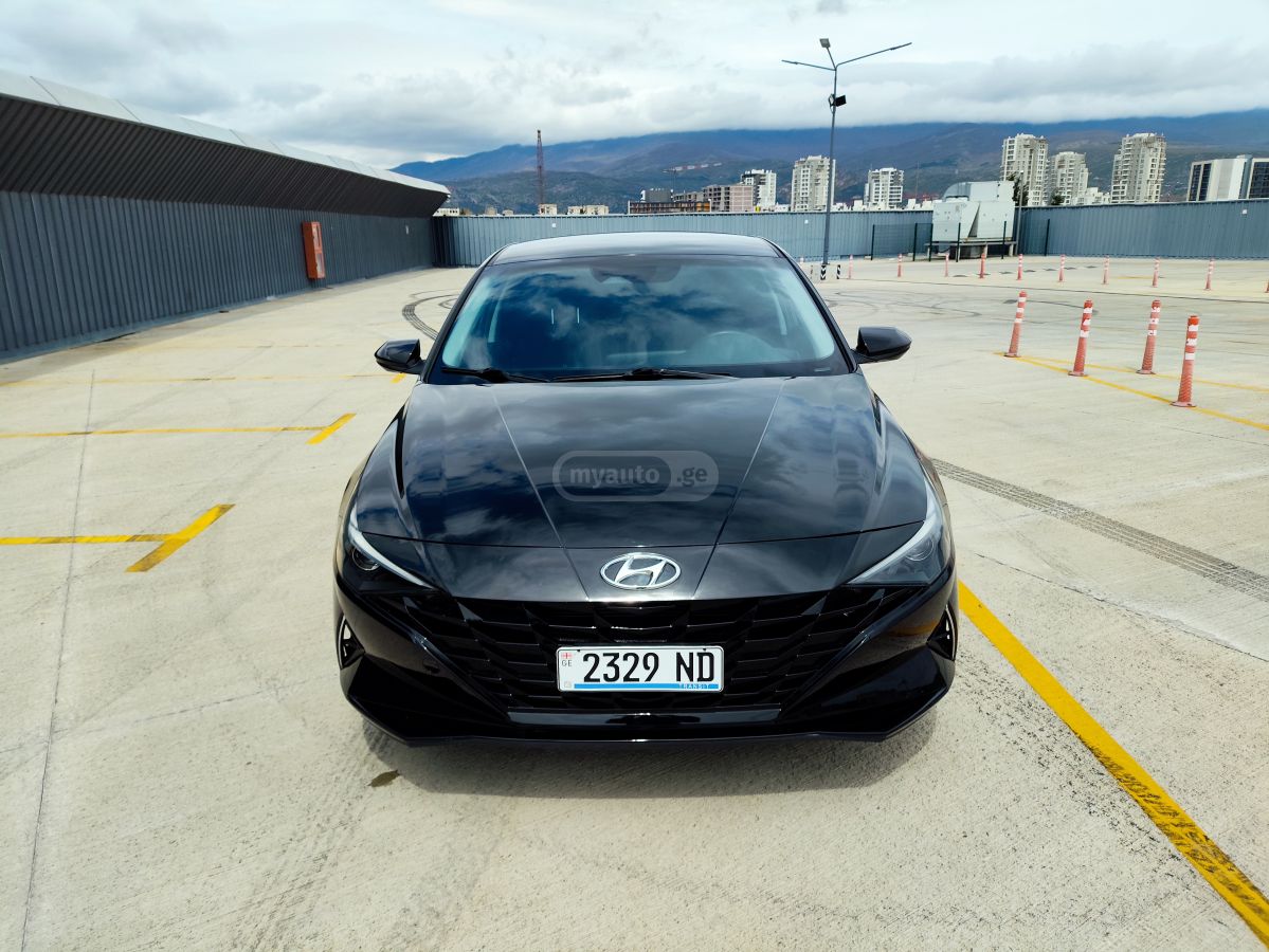 Hyundai Elantra - фото 3