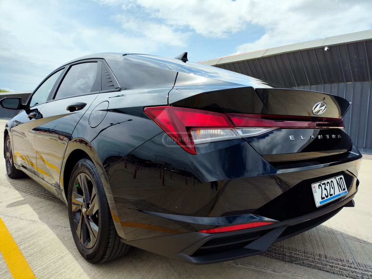 Hyundai Elantra - фото 7