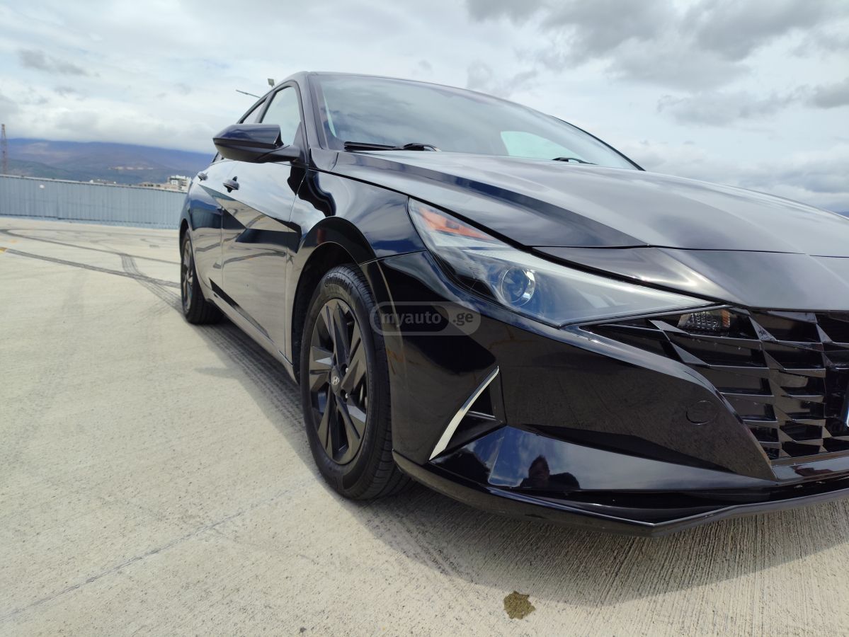 Hyundai Elantra - фото 8