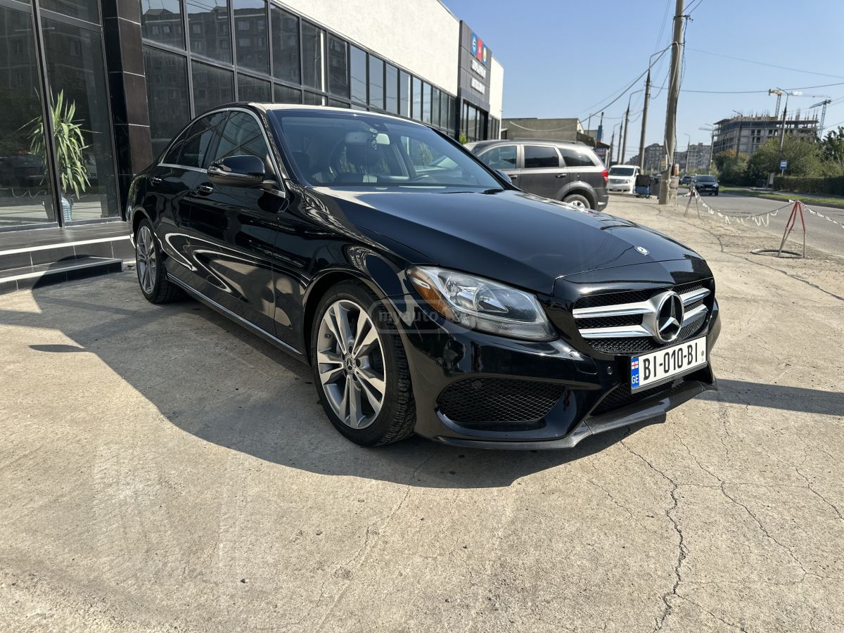 Mercedes-Benz C 300 - фото 1