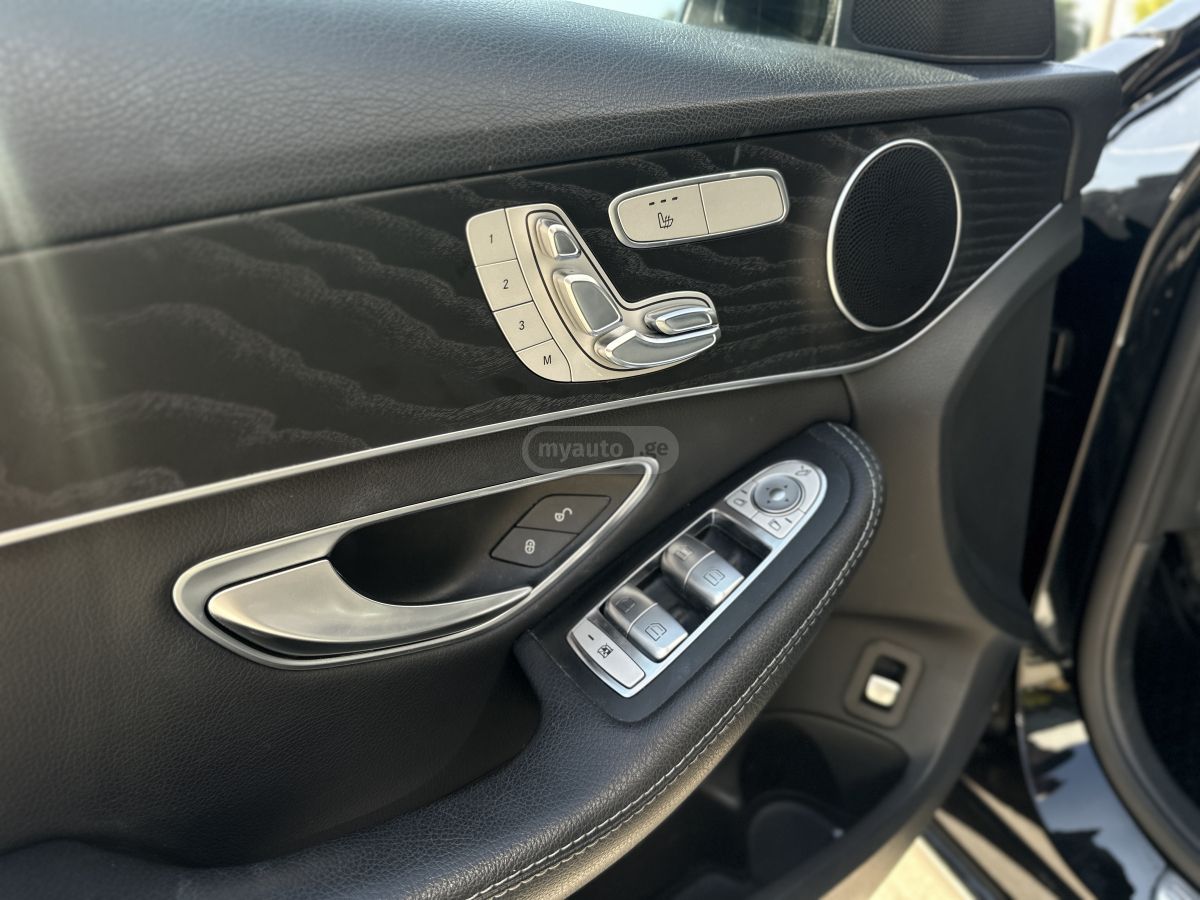 Mercedes-Benz C 300 - фото 11