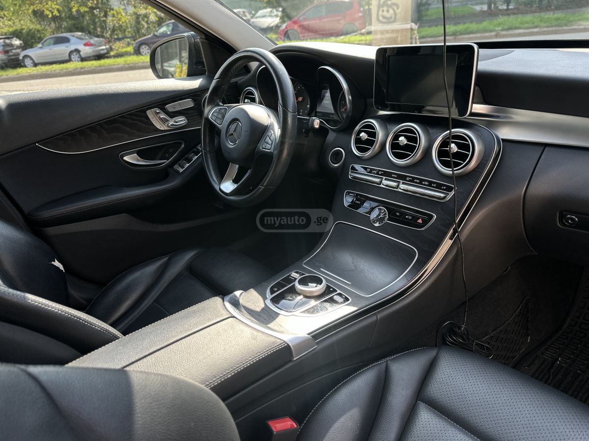 Mercedes-Benz C 300 - фото 14