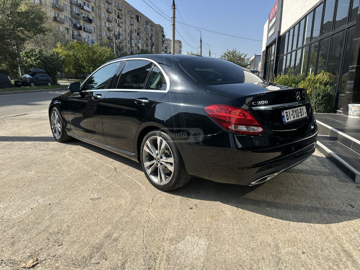 Mercedes-Benz C 300 - фото 4