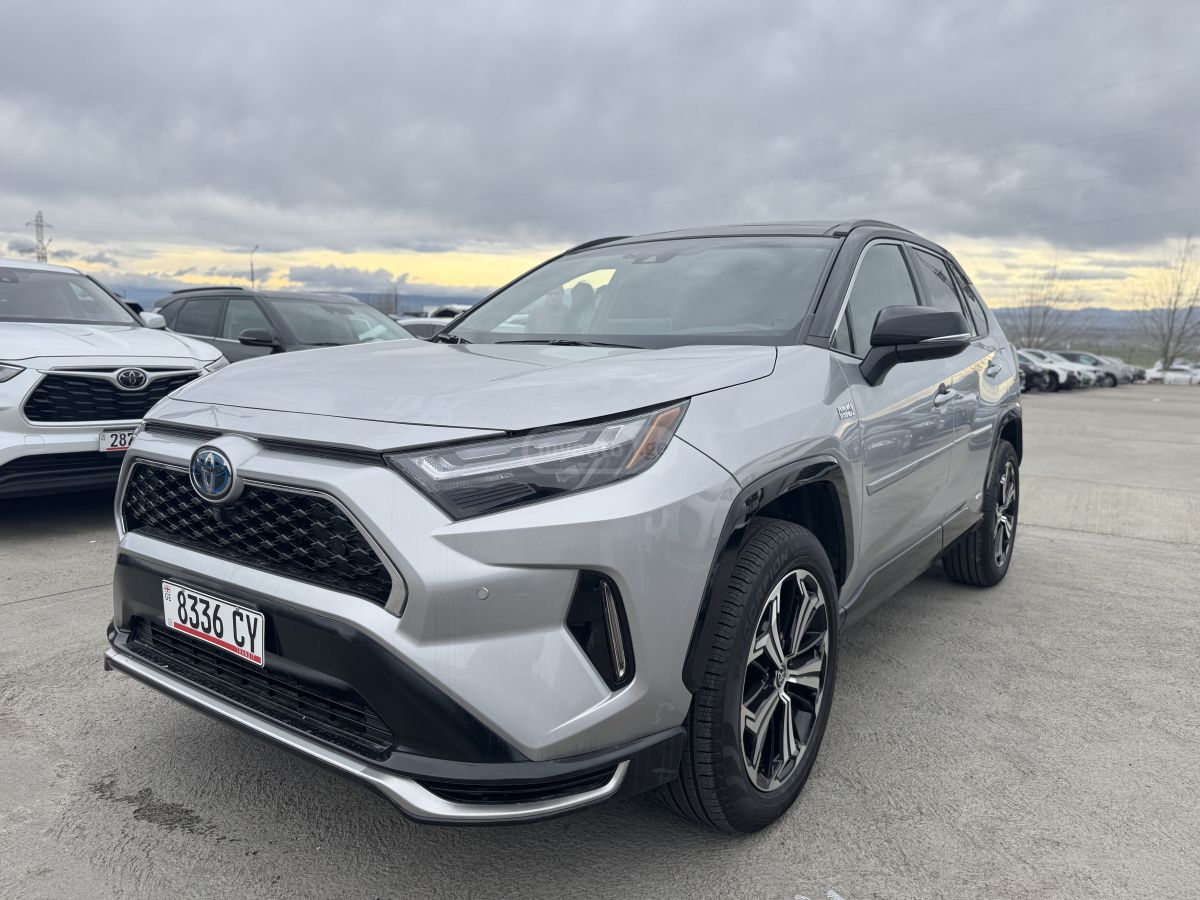 Toyota RAV 4 - фото 1