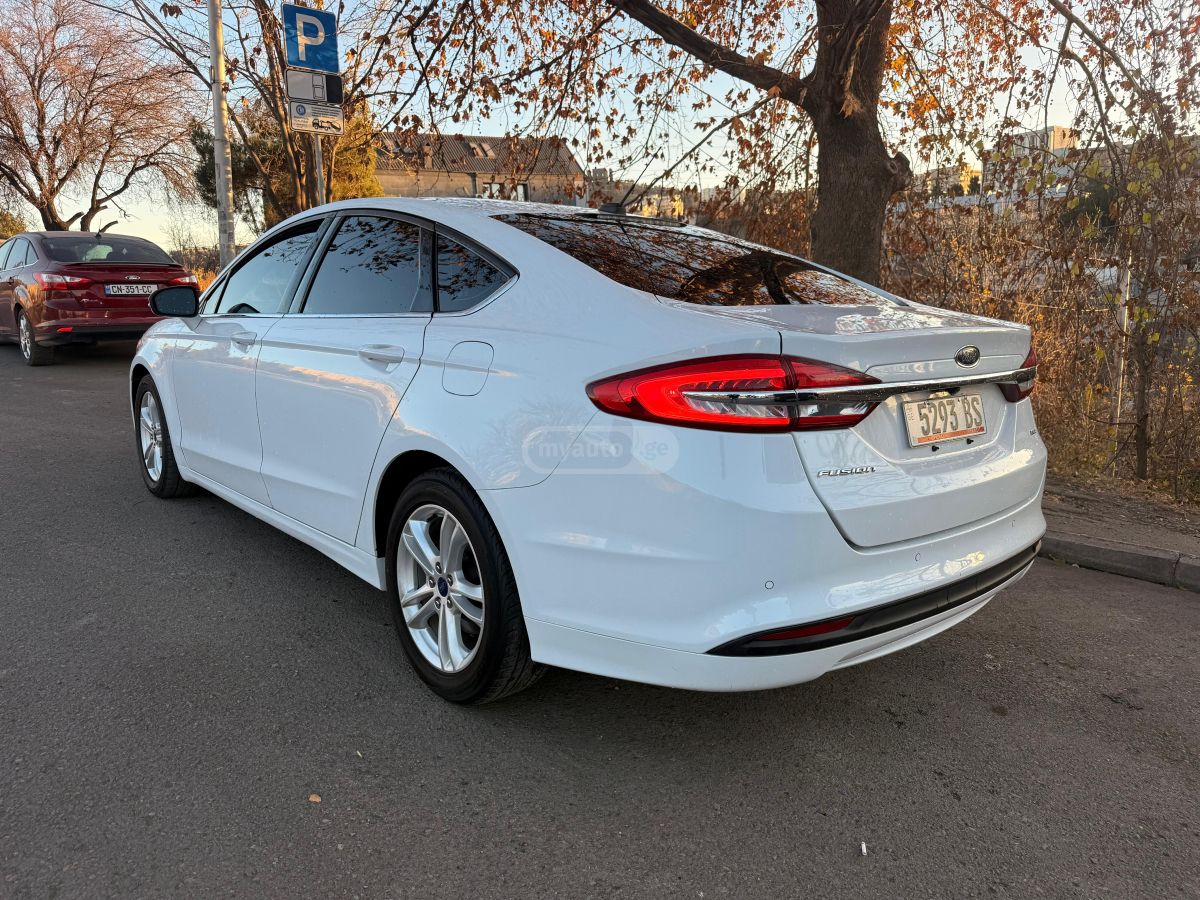 Ford Fusion - фото 4