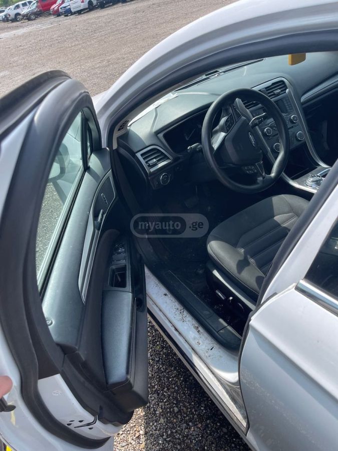 Ford Fusion - фото 8