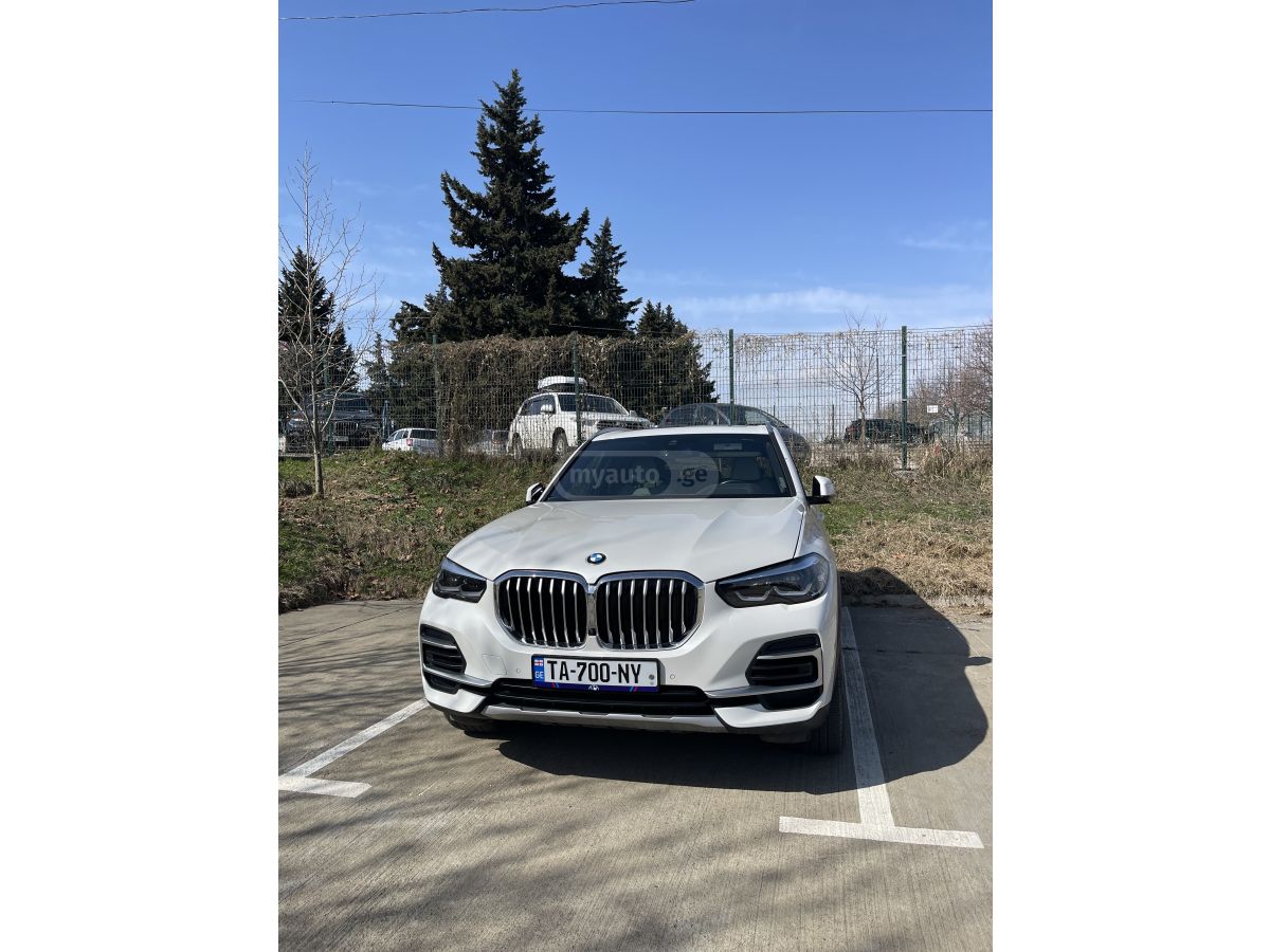 BMW xDrive40i 4dr All-Wheel Drive — миниатюра 1