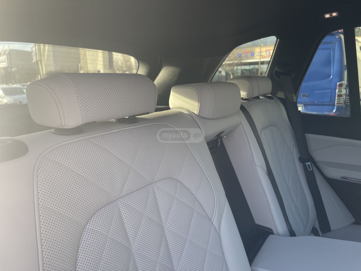 BMW xDrive40i 4dr All-Wheel Drive — миниатюра 10