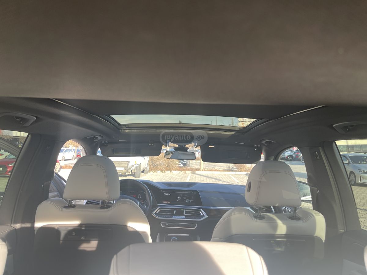 BMW xDrive40i 4dr All-Wheel Drive — миниатюра 8