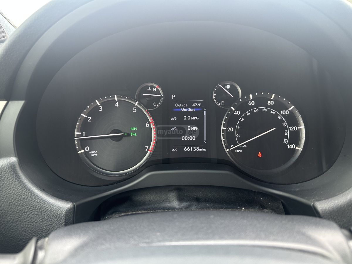 Lexus Luxury 4dr 4x4 Automatic — миниатюра 10