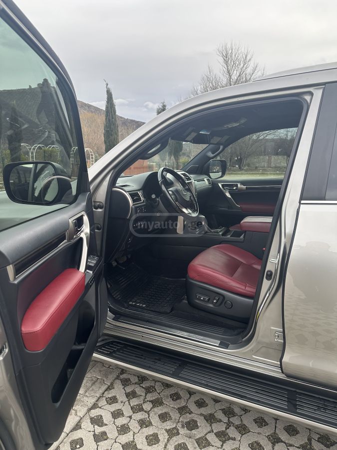 Lexus Luxury 4dr 4x4 Automatic — миниатюра 8