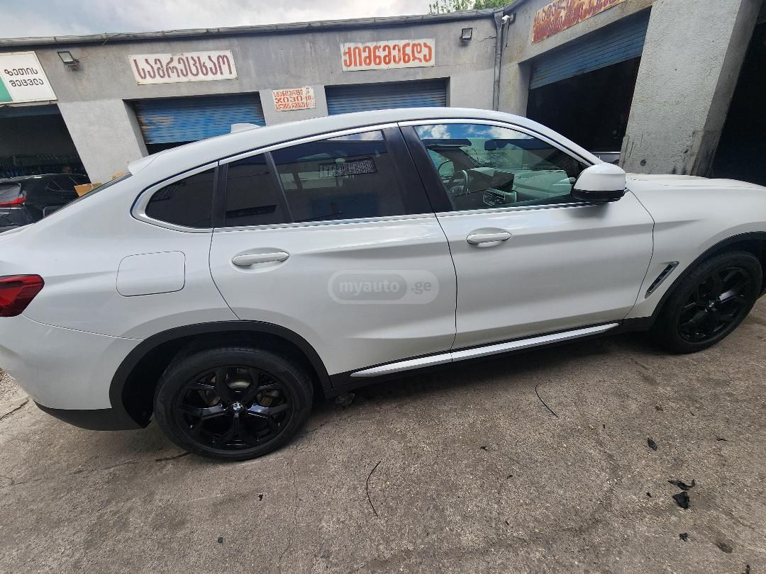 BMW X4 - фото 3
