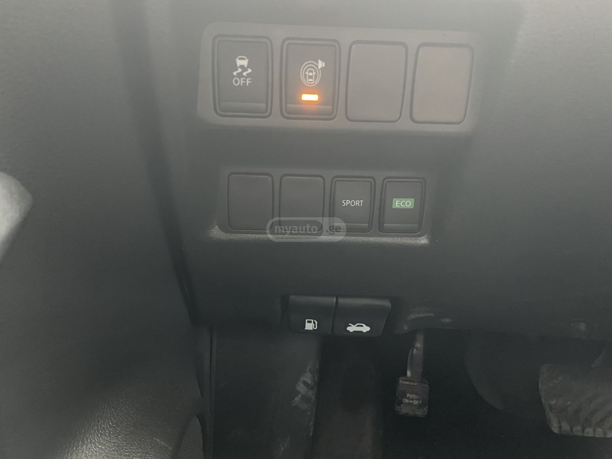 Nissan Rogue - фото 4