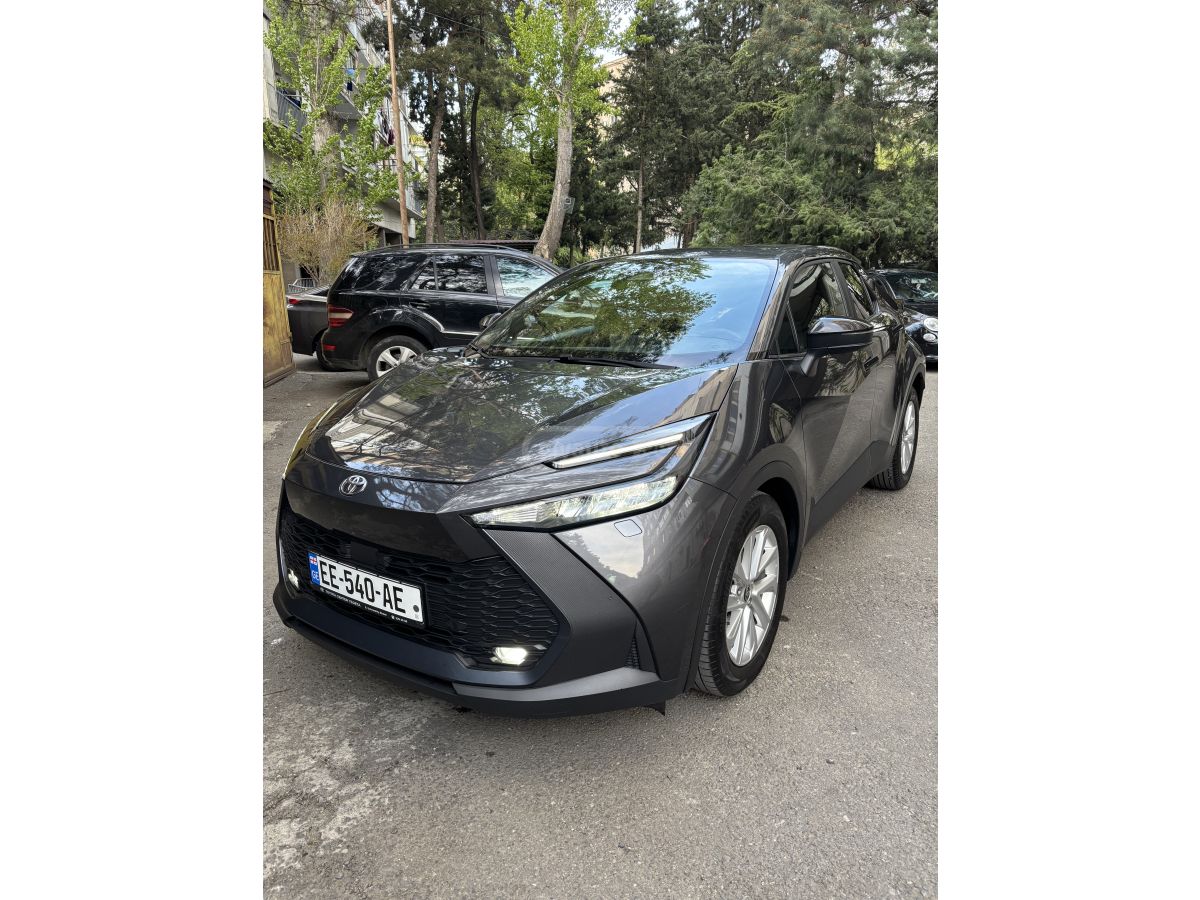 Toyota CHR - фото 1