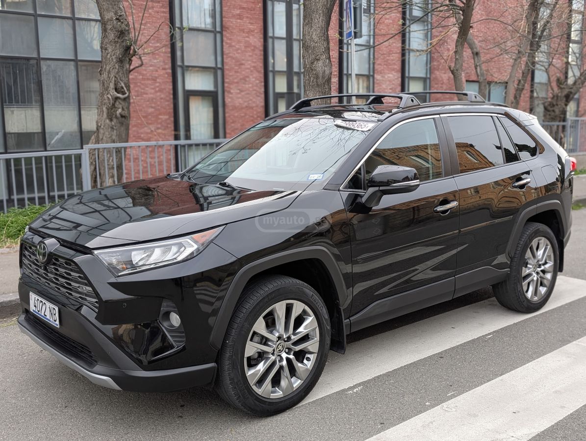 Toyota RAV 4 - фото 1