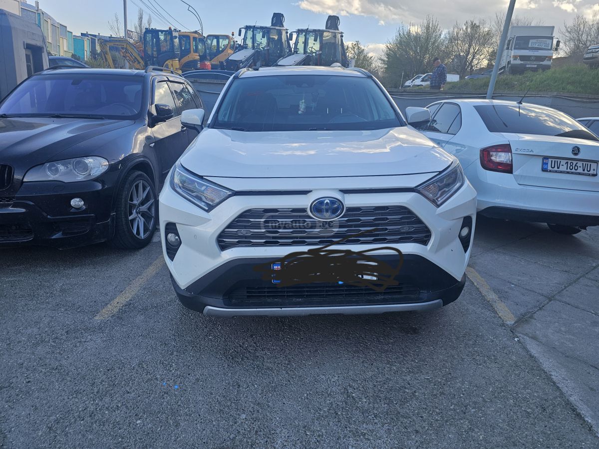 Toyota RAV 4 - фото 1