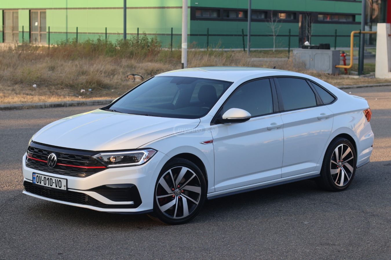 Volkswagen Jetta - фото 2