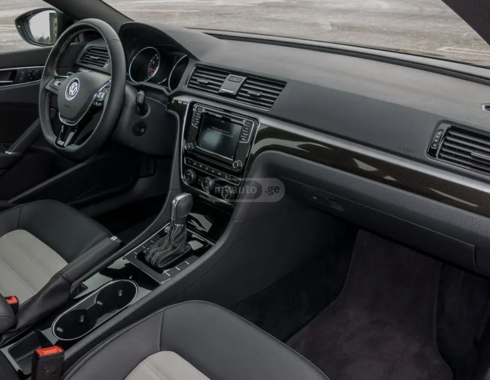 Volkswagen Passat - фото 4