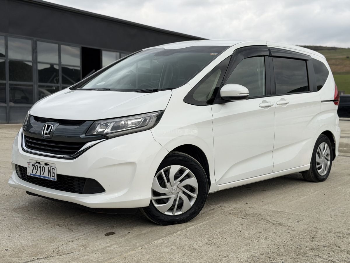 Honda Freed - фото 2