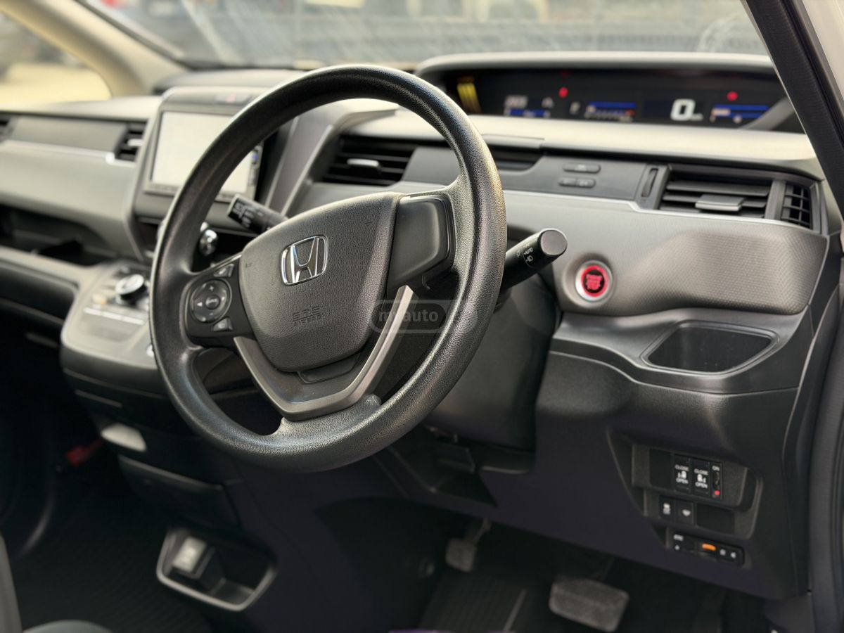 Honda Freed - фото 4