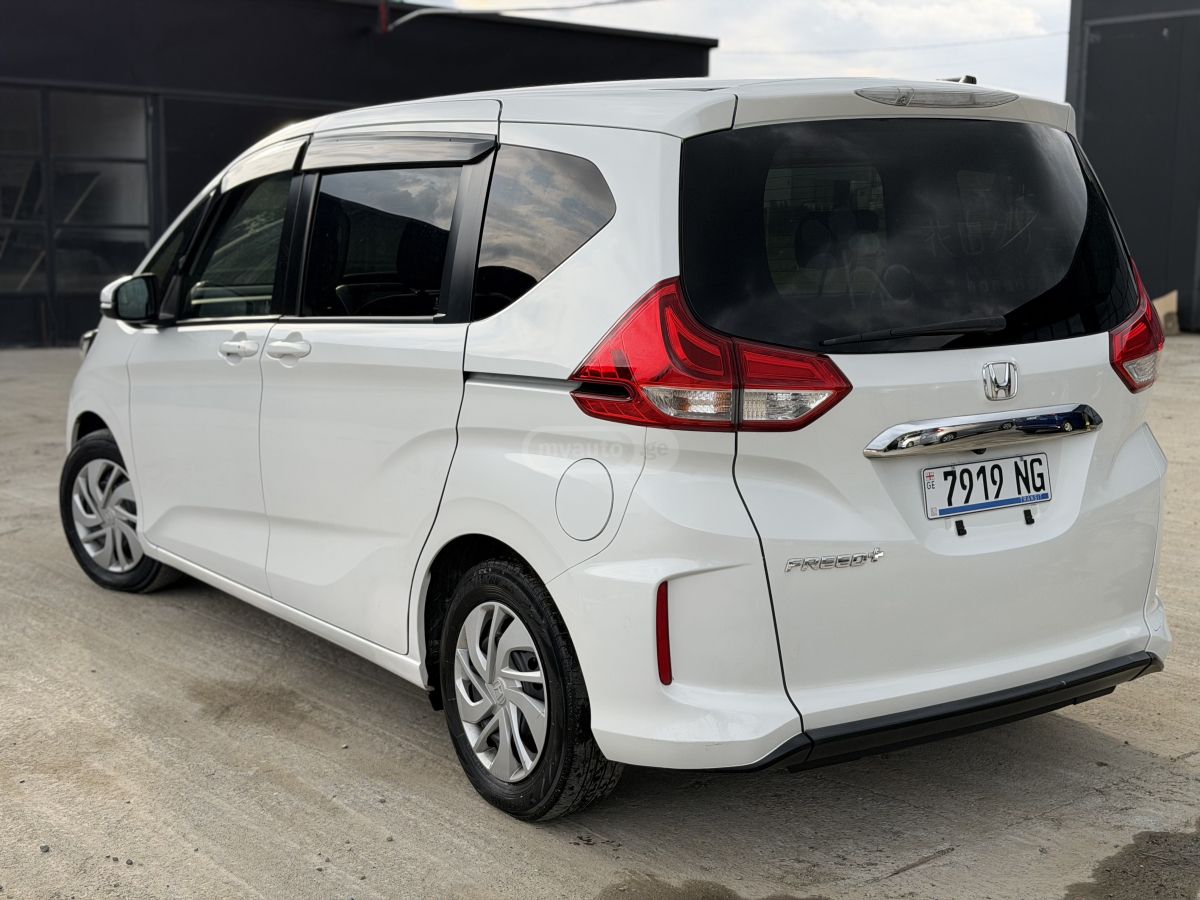 Honda Freed - фото 5