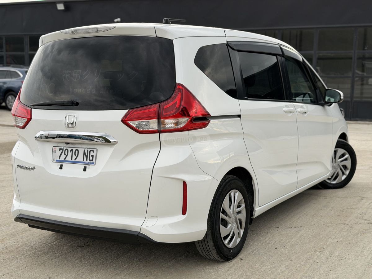 Honda Freed - фото 6
