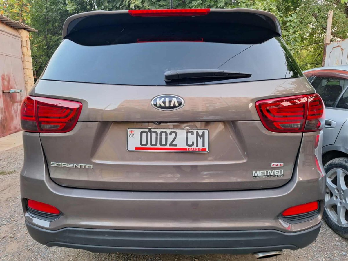 Kia Sorento - фото 3