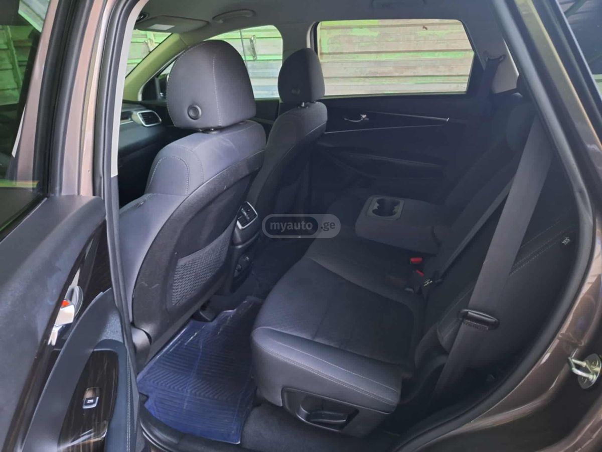 Kia Sorento - фото 9