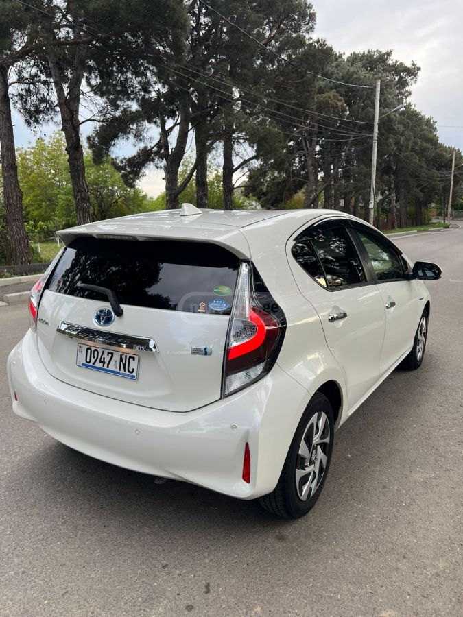 Toyota Aqua - фото 2