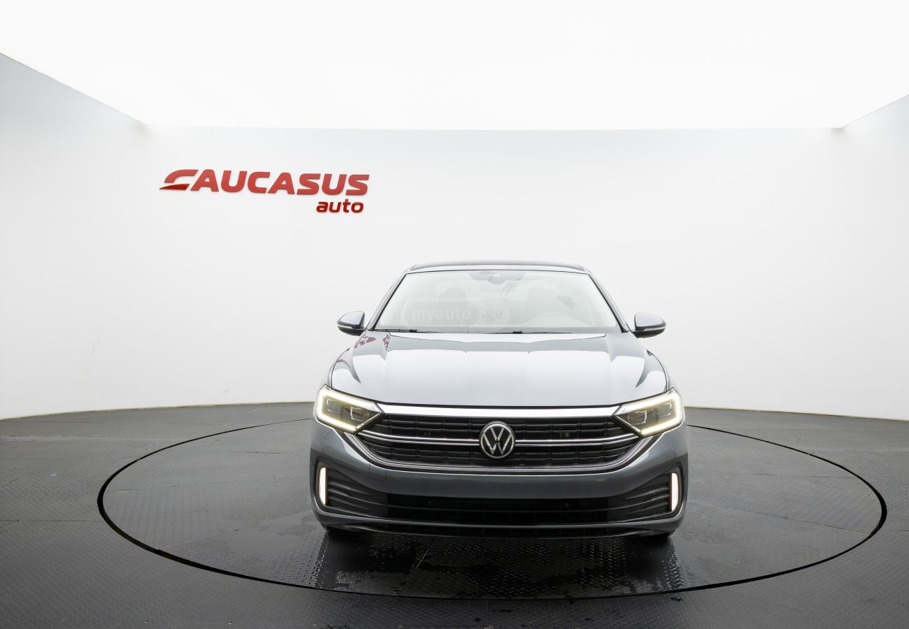 Volkswagen Jetta - фото 2