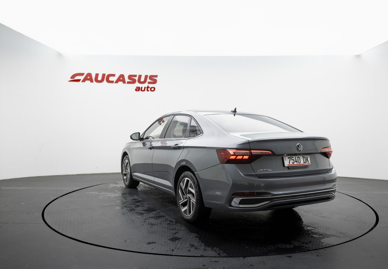 Volkswagen Jetta - фото 6